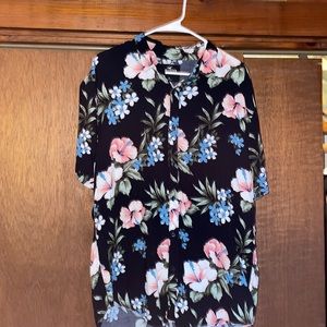 Hollister XL Black Floral Print Short Sleeve Button Down